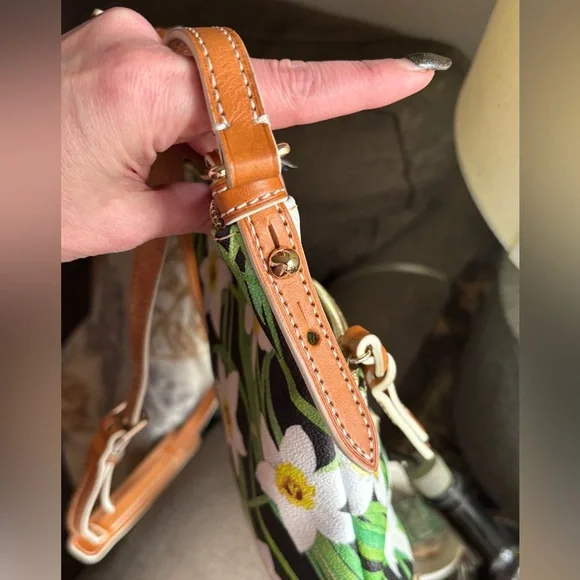 Authentic Dooney & Bourke Floral daffodil leather/coated canvas zip top Crosbody - Picture 11 of 15